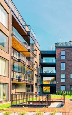 Konut apartmanı ab cam modern mimarisi