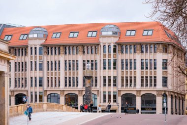 Berlin Mitte Spree Riverfront köprü ile Cityscape