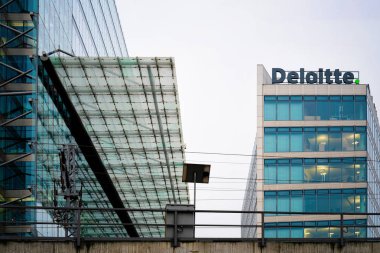 Berlin'de Çatı Modern cam gökdelenler