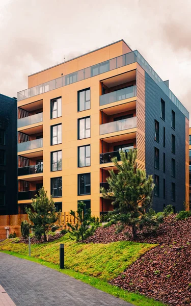 ab Modern mimari apartmanlar dörtte