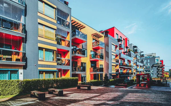 Modern konut kompleksinin, banklar