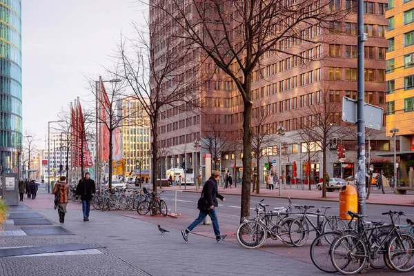 Street view with modern building architecture at Potsdamer Platz — Stock Photo, Image