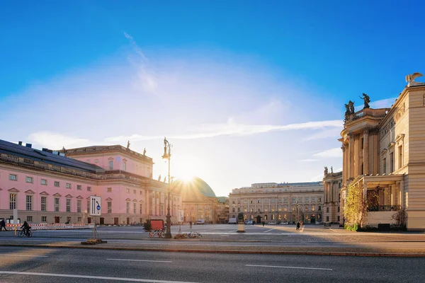 Sunset at Humboldt University and Street in German Mitte Berlin — Stock Photo, Image