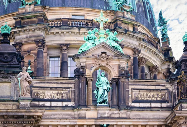 Podrobnosti o berlínské katedrále v německém městě Berlín — Stock fotografie