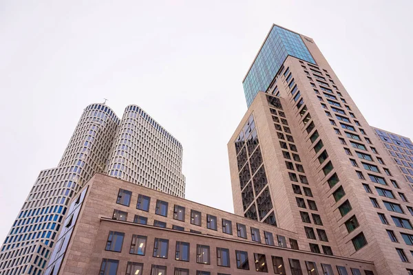 Moderne Wolkenkratzer Wohn- oder Büroarchitektur berlin copy — Stockfoto