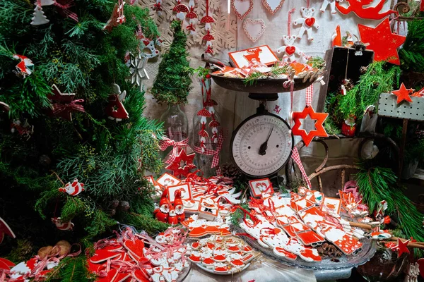 Almanca Noel pazarıseramik Noel ağacı süslemeleri