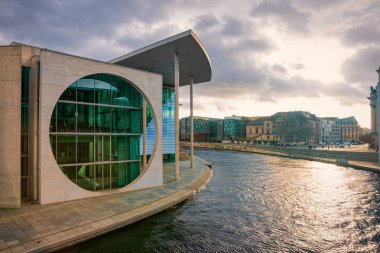 Berlin Modern cam Reichstag bina mimarisi