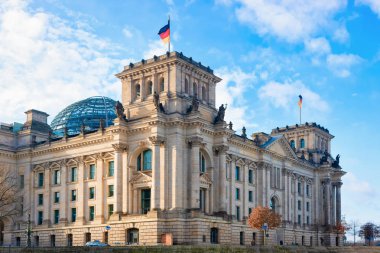 Berlin'de Reichstag bina mimarisi