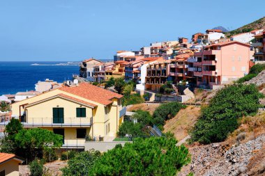 Güney Sardunya Akdeniz'de Buggerru şehir ile Cityscape