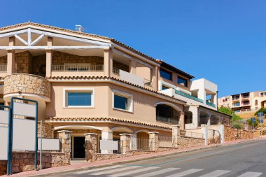 Cagliari ilinde şehirde Yol sokak görünümü