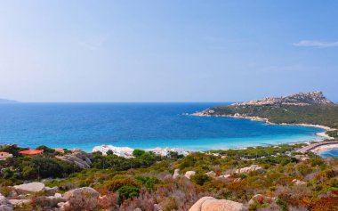 Manzara ve yol ve plaj Capo Testa Santa Teresa Gallura