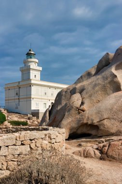 Santa Teresa Gallura eyaletinde Capo Testa Deniz Feneri