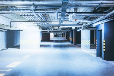 Avrupa modern apartman da yeraltı otoparkı