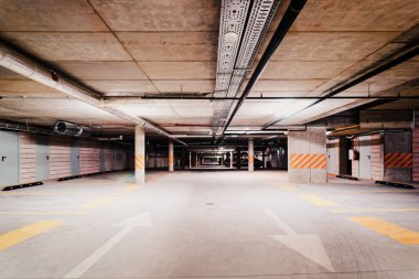 Yeraltı Otoparkı modern apartman