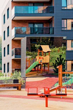 Çocuk yere apartman binaları mimari kompleks oyun