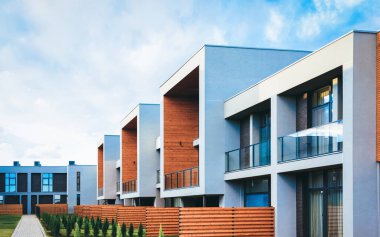 Dış mekan konsepti ile apartman konut konağı binaları
