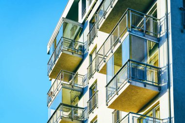 Modern lüks bina mimarisinin cephesi