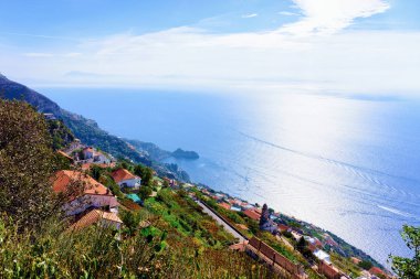 İtalya'da Agerola ve Mavi Akdeniz Dağları