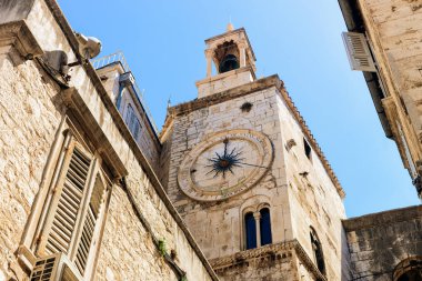 Split Eski şehir Sokakta Ünlü saat kulesi