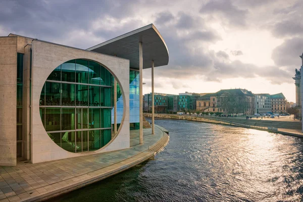 Berlin Modern cam Reichstag bina mimarisi