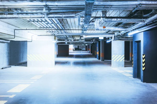 Avrupa modern apartman da yeraltı otoparkı