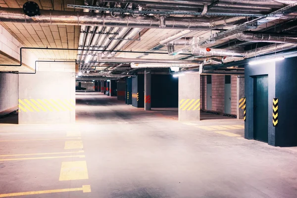 Avrupa modern apartman yeraltı otopark