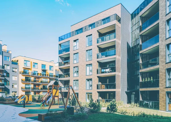 Apartman lar çeyrek kompleksinde Çocuk oyun alanı