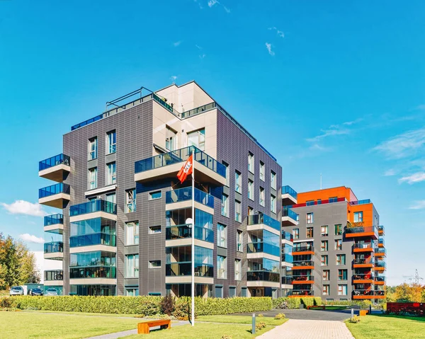 Konut ve bayrak modern mimari kompleks