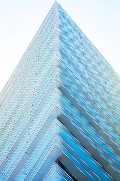 Geometri modern futuristik çelik ve cam gökdelen mimarisi