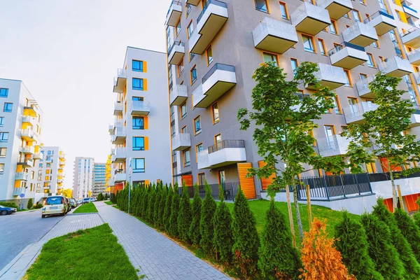 Apartman konut bina kompleksi gayrimenkul konsept sokak