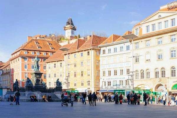People on Hauptplatz and Town Hall square in Graz — Stock Photo, Image