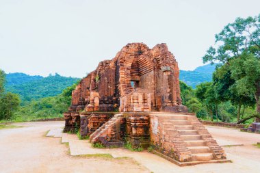 Oğlum Sanctuary ve Hoi Bir Vietnam Hindu Tapınağı