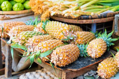 Hoi An ekranda Asya taze olgun ananas