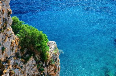 İtalya'nın Napoli yakınlarındaki Mavi Akdeniz ile Capri Adası