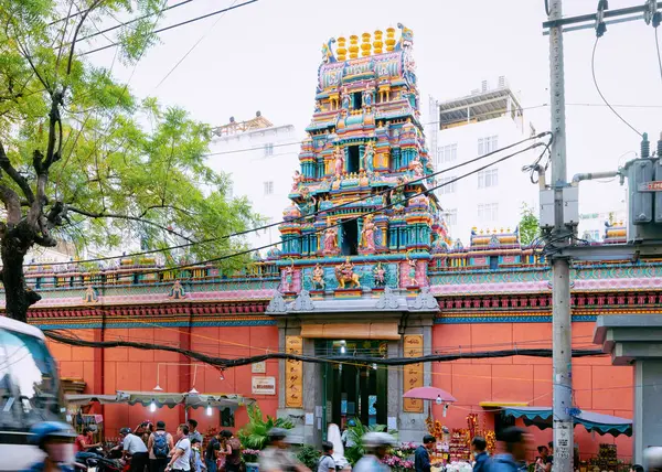 Tower of Mariamman Hindu Temple in Ho Chi Minh city — Stock Photo, Image