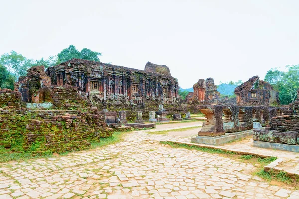 Oğlum Sanctuary ve Hoi Bir Vietnam Hindu Tapınaklar