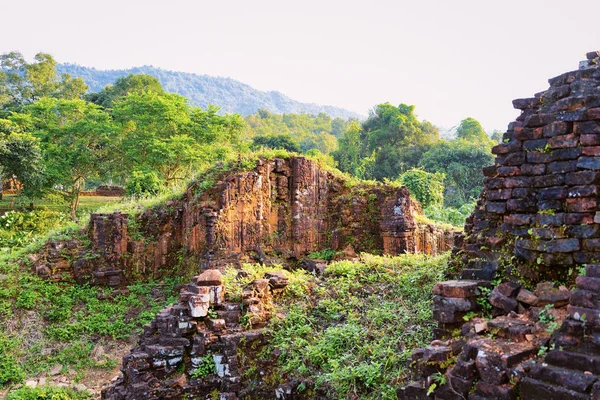 Oğlum Sanctuary ve Hoi Bir Asya'da Hindu Tapınağı — Stok fotoğraf