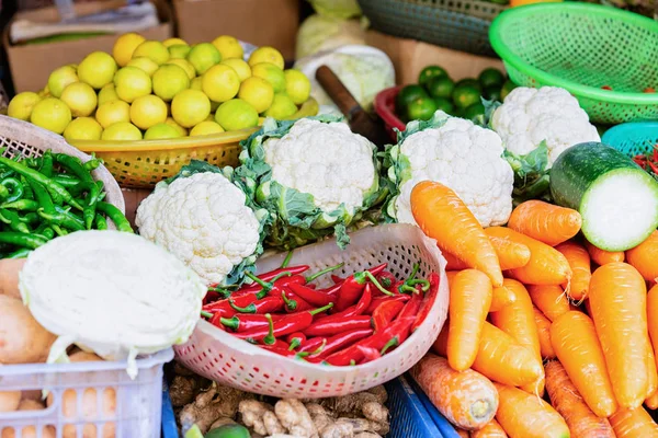 Sebze karnabahar lahana havuç biber limon Hoi An