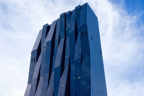 Arquitectura de edificios de oficinas de Glass Business en la ciudad moderna de Viena, Austria —  Fotos de Stock