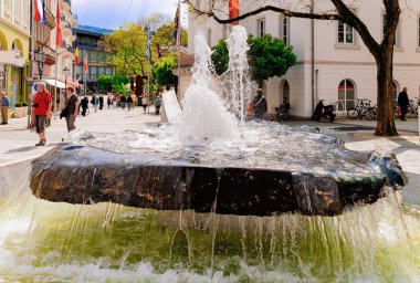 Gonneranlage Kurpark Eski şehir Baden Baden Almanya Çeşmesi