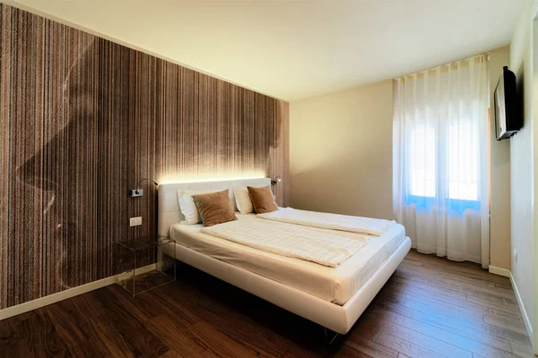 Schlafzimmer einrichtung mit modernen designmöbeln hotel italien — Stockfoto