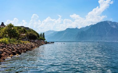 Alp dağları ve Cenevre Gölü kıyıları Montreux İsviçre