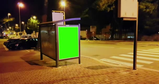 Billboard Chroma Klucz Zielonego Ekranu Ulicy Noc Miasta Samochody Ruchu — Wideo stockowe