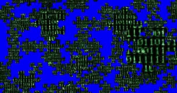 Noll och en grön binär digital kod, med pussel bitar bakgrund faller ner på chroma key blå skärmbakgrund, dator — Stockvideo