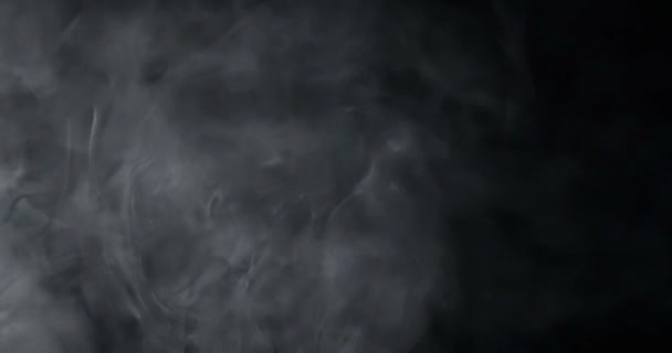 Дме Горизонтальна Пара Білим Димом Піднімається Повільному Русі Чорному Фоні — стокове відео