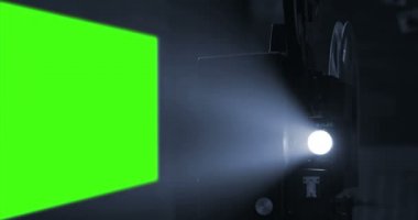 16 x 9 görünüş chroma anahtar yeşil ekran arka plan ve titreme etkisi ile vintage tarzı eski film film projektör