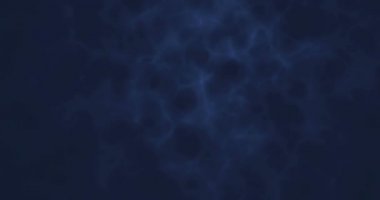 Soyut ışık mavi duman yavaş yavaş gibi bulutlar ve sis siyah karşı uzayda yüzen