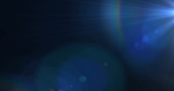 Голубой цвет яркие вспышки линзы импульсы вспышки утечки для переходов на черный фон, фильм — стоковое видео