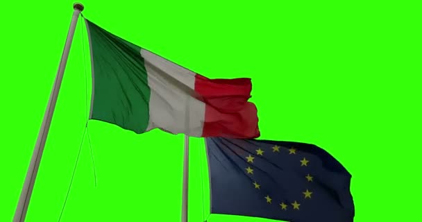 Mávající tkanina vlajky Itálie a unie Evropa na zelené obrazovce Chromy, — Stock video