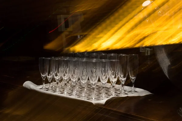Bicchieri Cocktail Vuoti Sul Tavolo Luce Intensa — Foto Stock